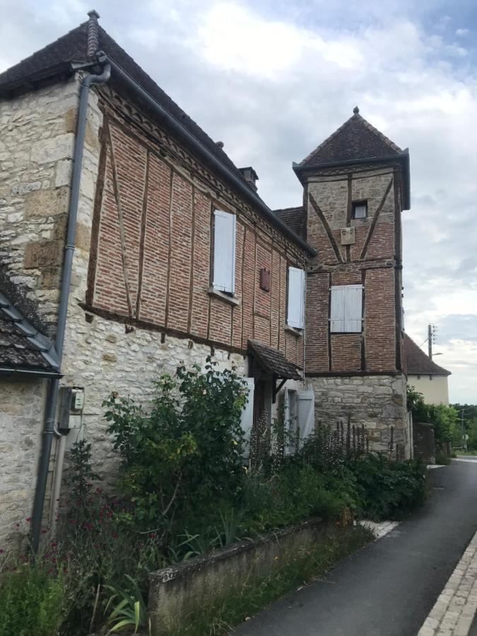 Le Pigeonnier Maison De Caractere Logement 4 Personnes La Maisonnette Renovee Logement 2 Personnes Floirac  Εξωτερικό φωτογραφία